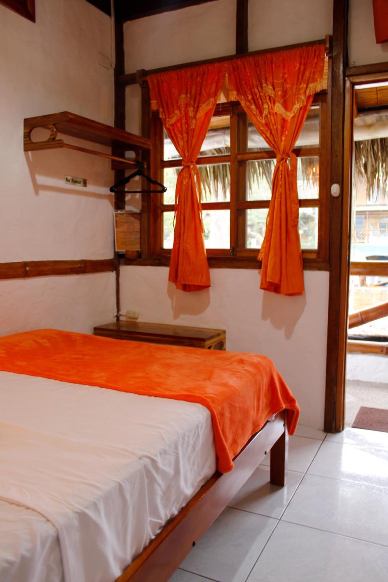 Hanga Roa Hotel Монтаньита Экстерьер фото