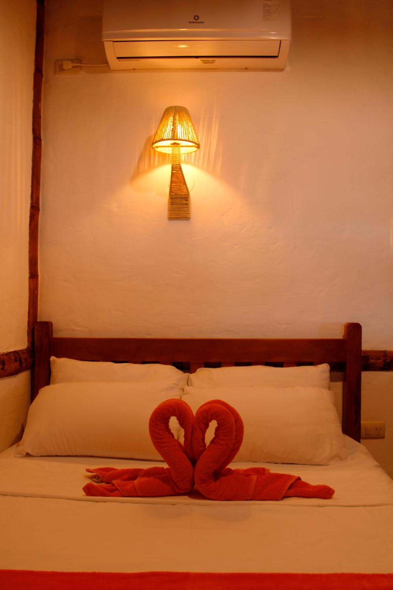 Hanga Roa Hotel Монтаньита Экстерьер фото
