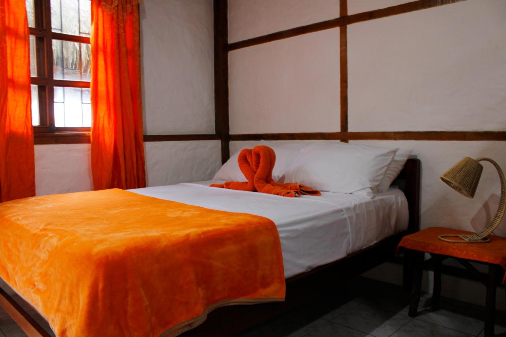 Hanga Roa Hotel Монтаньита Экстерьер фото